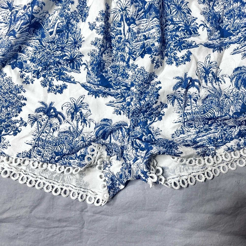 SHEIN Blue and White Kids Printed Romper - Picture 5 of 9